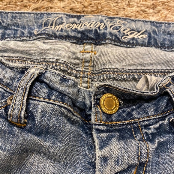 **LAST CHANCE** AMERICAN EAGLE LIGHT CUT OFF SHORTS - Picture 3 of 3
